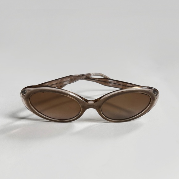 Vera Wang Oval Sunglasses – NWT Translucent Taupe Brown - 51mm - Picture 1 of 4